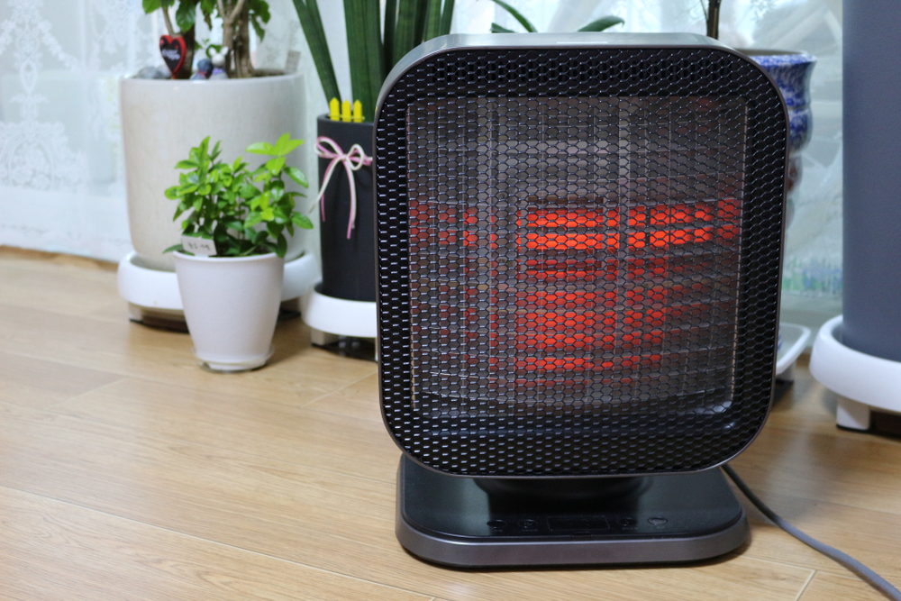 A,Heater,That,Can,Warm,The,Air,At,Home.,South
